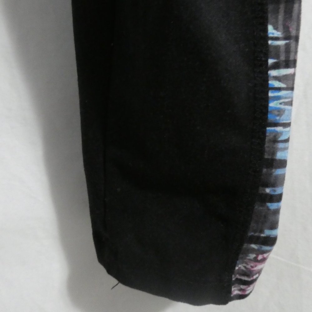 Black leggings, size small, side design, GUC - Picture 12 of 15